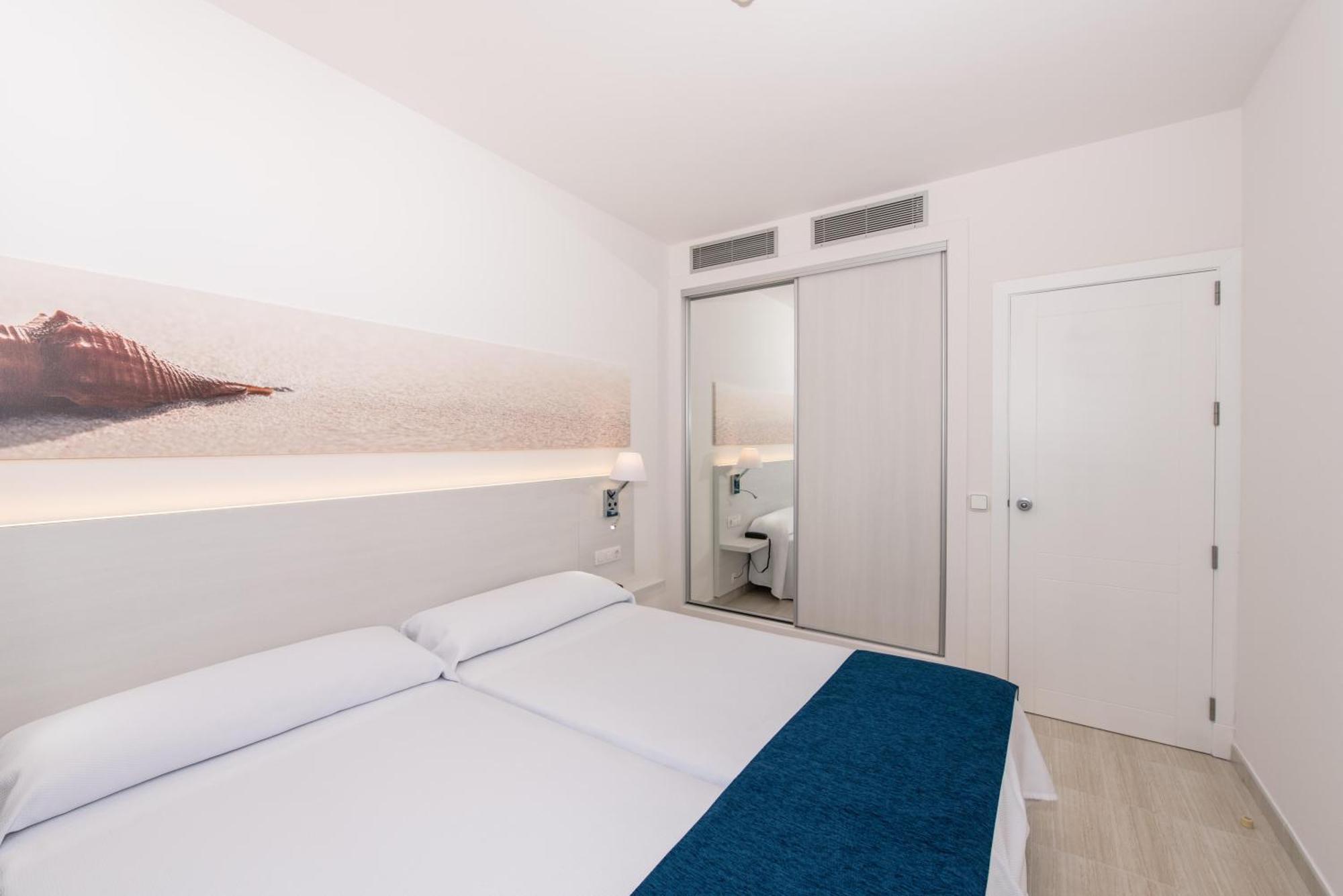 Apartment mit Poolblick